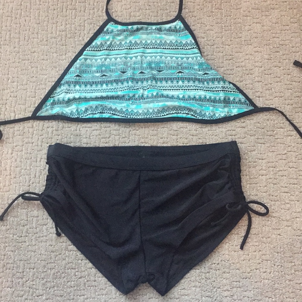 Arizona large two piece suit shorts and top 6 8.
